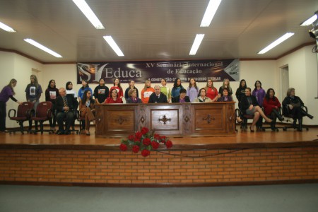 XV SI Educa-Mesa de Autoridades.JPG